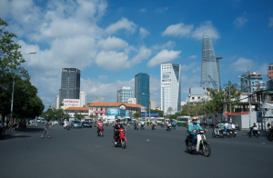 HÀ NỘI BẢO TỒN - TP.HCM PHÁ HỦY: HAI TRIẾT LÝ PHÁT TRIỂN